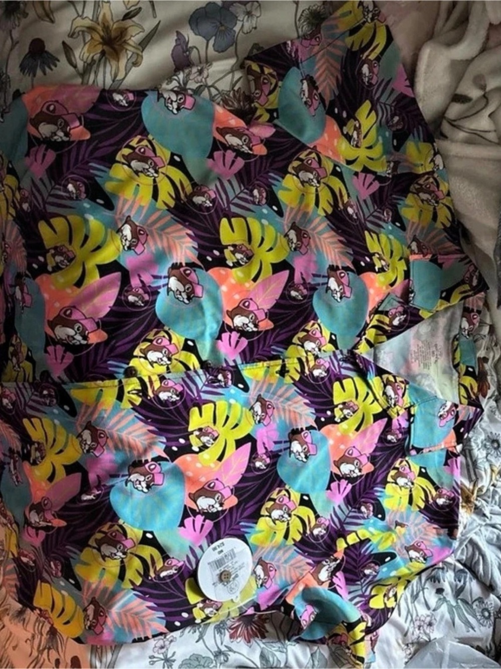 Buc-ee's Men’s Print Tshirt Size Medium NWT